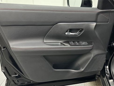 New 2025 Nissan Kicks SR w/ SR Premium Package image 15