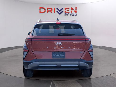 Used 2024 Hyundai Kona Limited FWD image 4