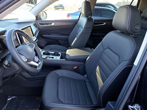 New 2025 Volkswagen Atlas SEL image 18