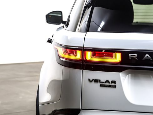 Used 2019 Land Rover Range Rover Velar R-Dynamic SE image 15