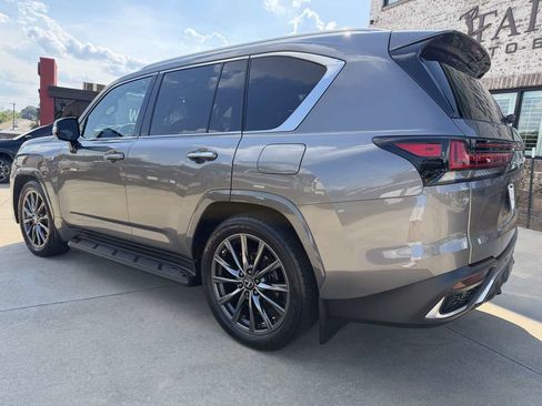 Used 2023 Lexus LX 600 F Sport w/ Accessory Package (Z1) AWD/4WD image 9