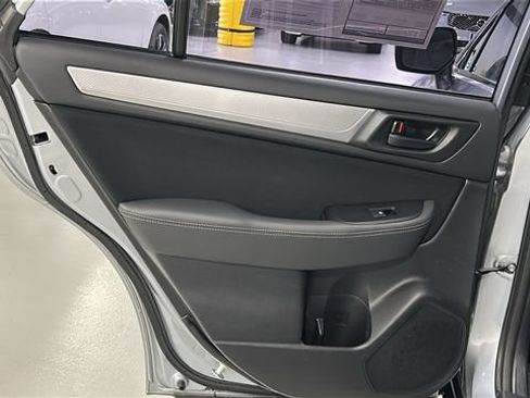 Used 2017 Subaru Outback 2.5i AWD/4WD image 19