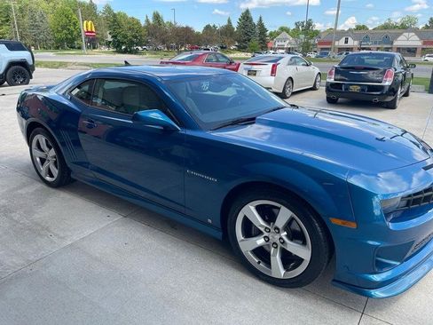 Used 2010 Chevrolet Camaro SS w/ RS Package RWD image 8