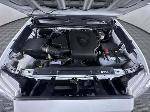 Used 2016 Toyota Tacoma TRD Sport w/ Towing Package AWD/4WD image 28