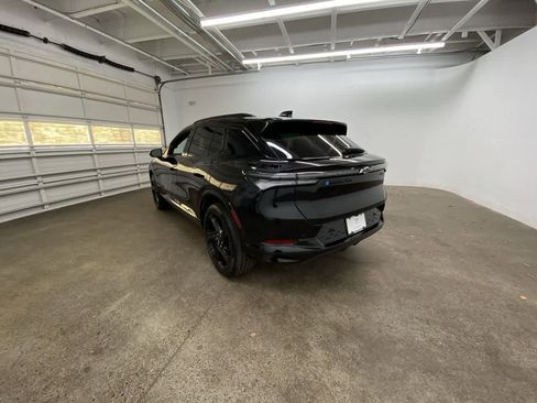 Used 2024 Chevrolet Equinox EV RS image 4