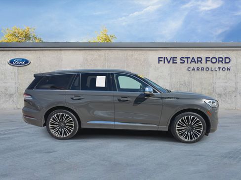 Used 2022 Lincoln Aviator Black Label w/ Class IV Trailer Tow Package AWD/4WD image 9