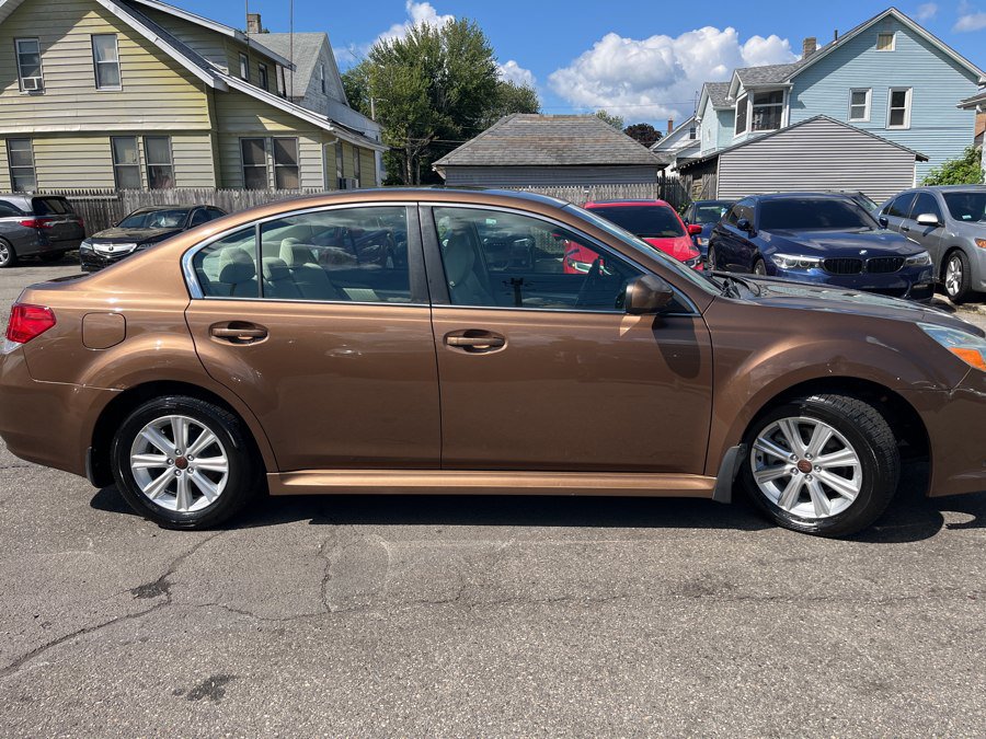 Used 2011 Subaru Legacy 2.5i Premium AWD/4WD image 4
