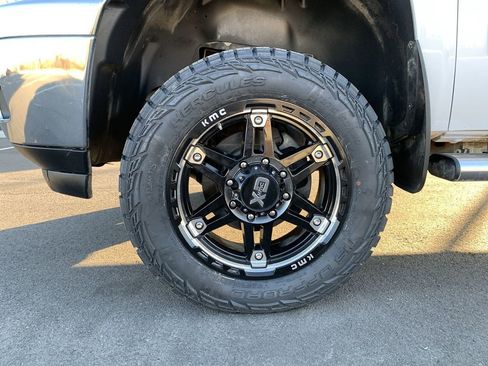 Used 2011 Chevrolet Silverado 2500 LTZ w/ LTZ Plus Package image 11