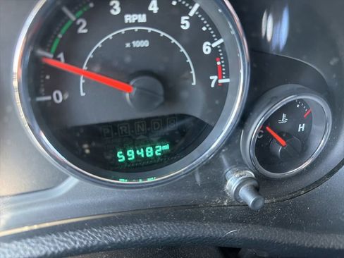 Used 2017 Jeep Wrangler Sahara w/ Connectivity Group image 38