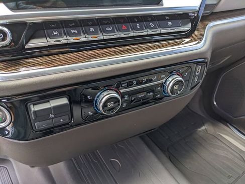 Used 2025 GMC Sierra 1500 SLE AWD/4WD image 23
