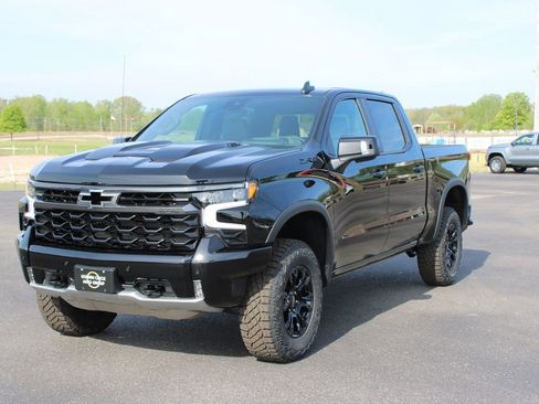 New 2026 Chevrolet Silverado 1500 ZR2 w/ Dark Appearance Package AWD/4WD image 4