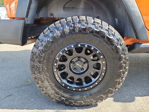 Used 2013 Jeep Wrangler Unlimited Sport AWD/4WD image 16