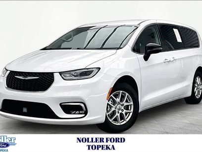 Used 2024 Chrysler Pacifica Touring-L