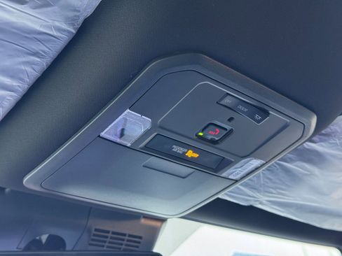 Used 2025 Toyota Tacoma TRD Sport image 32