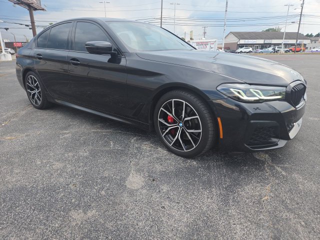 Used 2023 BMW 530i w/ M Sport Package RWD image 2