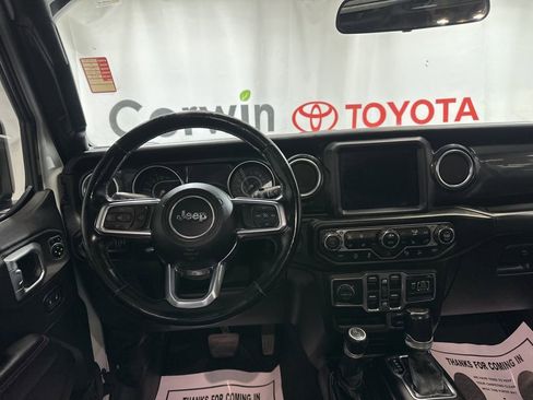 Used 2020 Jeep Wrangler Unlimited Sahara image 18