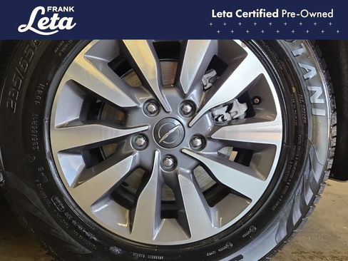 Used 2023 Chrysler Pacifica Touring-L FWD image 14