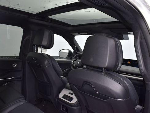 New 2025 Lincoln Navigator L Reserve w/ Jet Appearance Package image 11