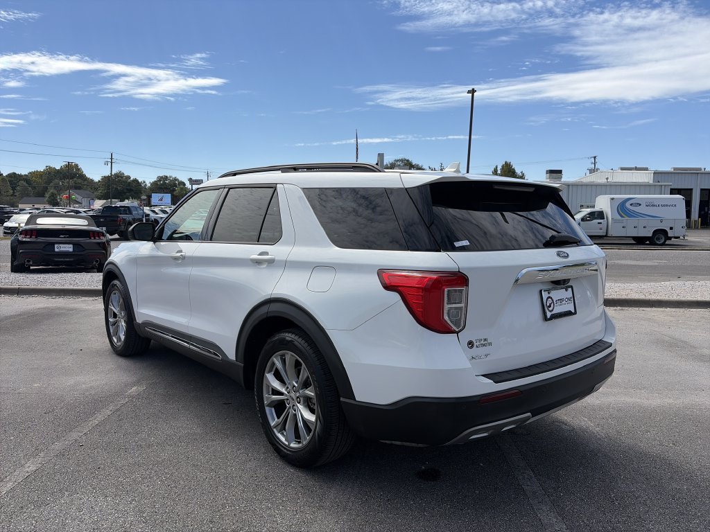 Certified 2021 Ford Explorer XLT w/ Equipment Group 202A RWD image 5
