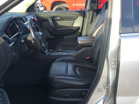 Used 2017 Chevrolet Traverse LT image 11