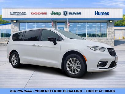 New 2026 Chrysler Pacifica Select