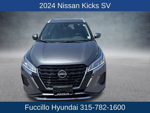 Used 2024 Nissan Kicks SV image 9