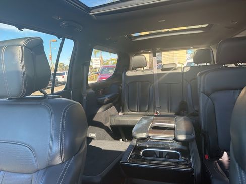 Used 2023 Jeep Grand Wagoneer 4WD image 10