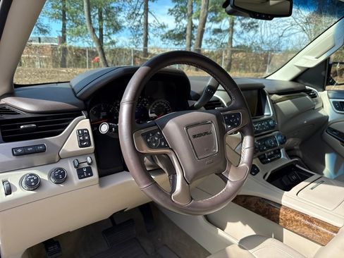Used 2015 GMC Yukon XL Denali w/ Touring Package image 14