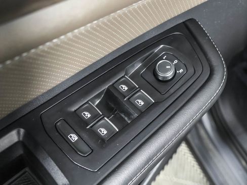 Used 2025 Volkswagen Atlas SEL image 32