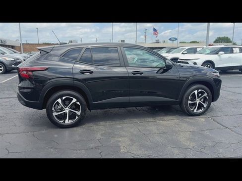 Used 2024 Chevrolet Trax RS w/ Driver Confidence Package FWD image 9