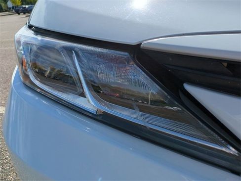Used 2023 Toyota Camry LE image 10