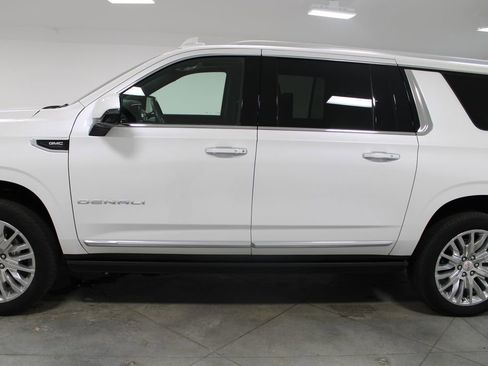 Used 2024 GMC Yukon XL Denali w/ Denali Reserve Package AWD/4WD image 6
