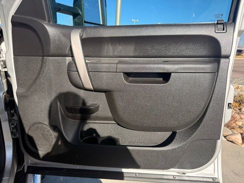 Used 2010 Chevrolet Silverado 2500 LT w/ Interior Plus Package image 28