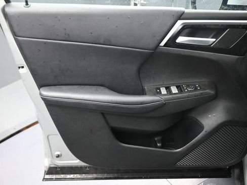 Used 2024 Mitsubishi Outlander SE AWD/4WD image 21