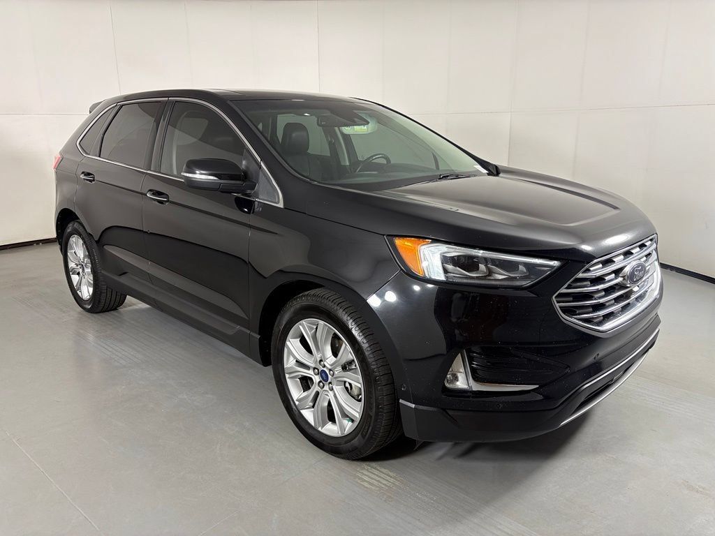 Used 2020 Ford Edge Titanium w/ Equipment Group 301A FWD image 2