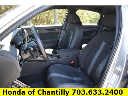 Used 2025 Honda Civic Sport image 25