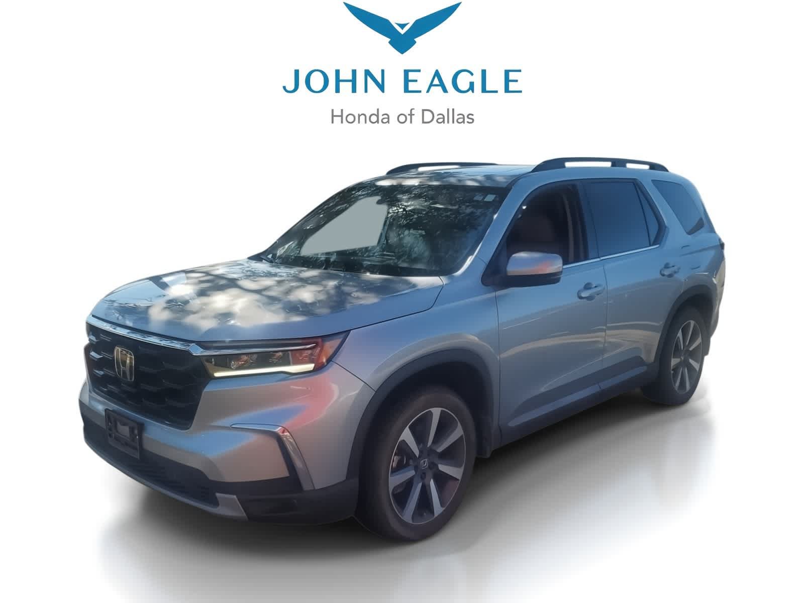 Used 2025 Honda Pilot Touring image 1