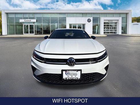 Used 2025 Volkswagen Jetta Sport FWD image 3