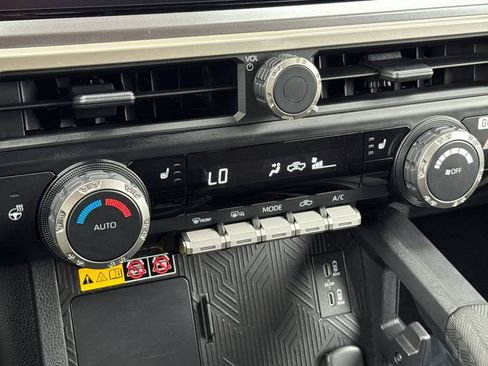 Certified 2025 Toyota Tacoma TRD Off-Road w/ TRD Off Road Upgrade Package AWD/4WD image 18