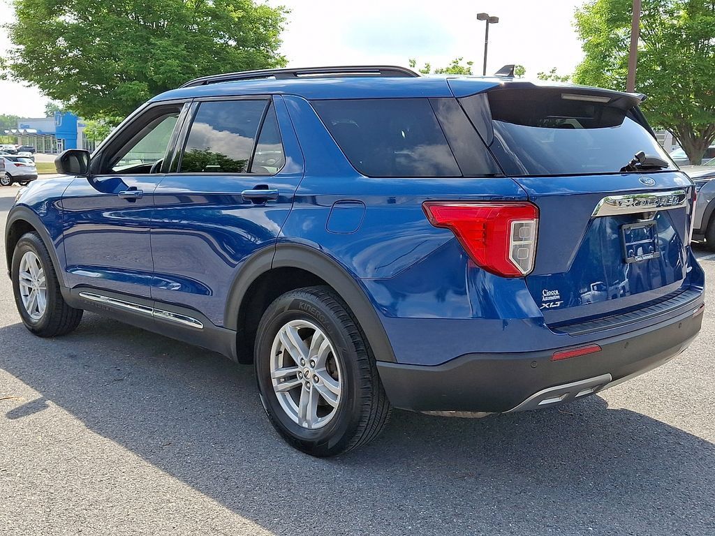 Used 2022 Ford Explorer XLT w/ Equipment Group 202A AWD/4WD image 6