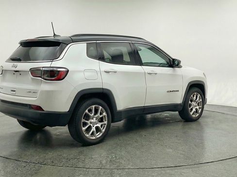 Used 2025 Jeep Compass Limited AWD/4WD image 9