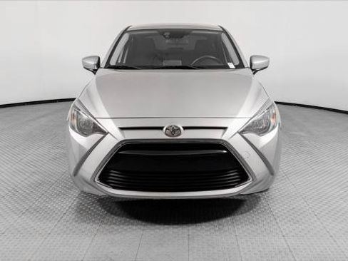 Used 2018 Toyota Yaris iA FWD image 12