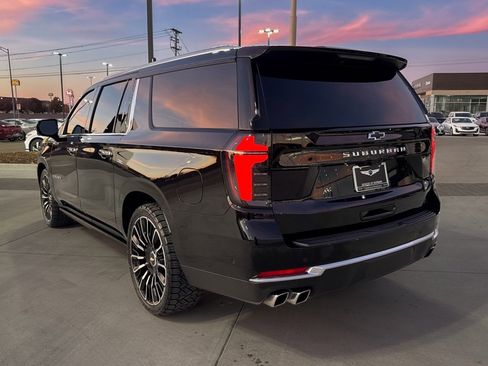 Used 2025 Chevrolet Suburban High Country image 26