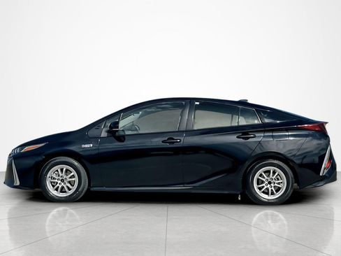 Certified 2022 Toyota Prius Prime XLE FWD image 2