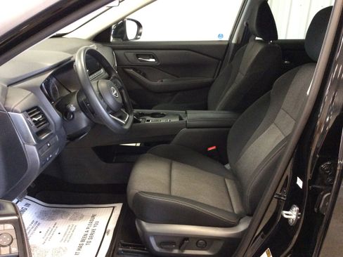 Used 2024 Nissan Rogue SV image 15