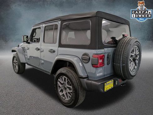 Used 2024 Jeep Wrangler Unlimited Sahara AWD/4WD image 6