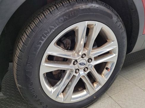 Used 2016 Ford Explorer Limited w/ Equipment Group 301A AWD/4WD image 31