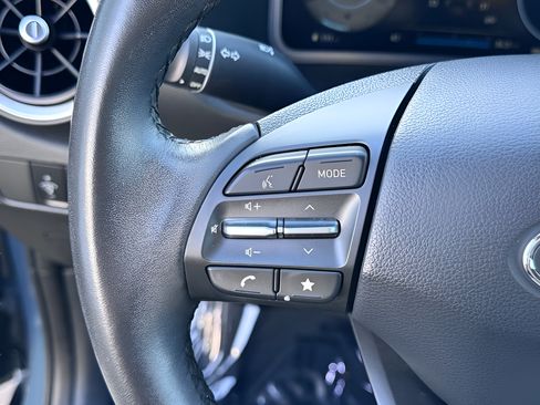 Used 2023 Hyundai Kona Limited FWD image 16