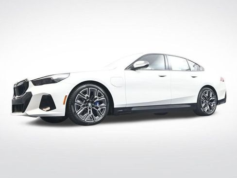 New 2027 BMW 550e xDrive AWD/4WD image 40