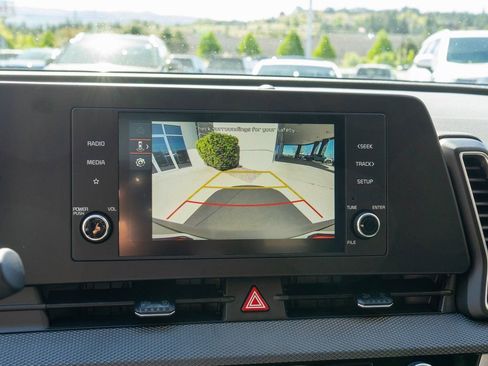 Used 2025 Kia Sportage LX image 22